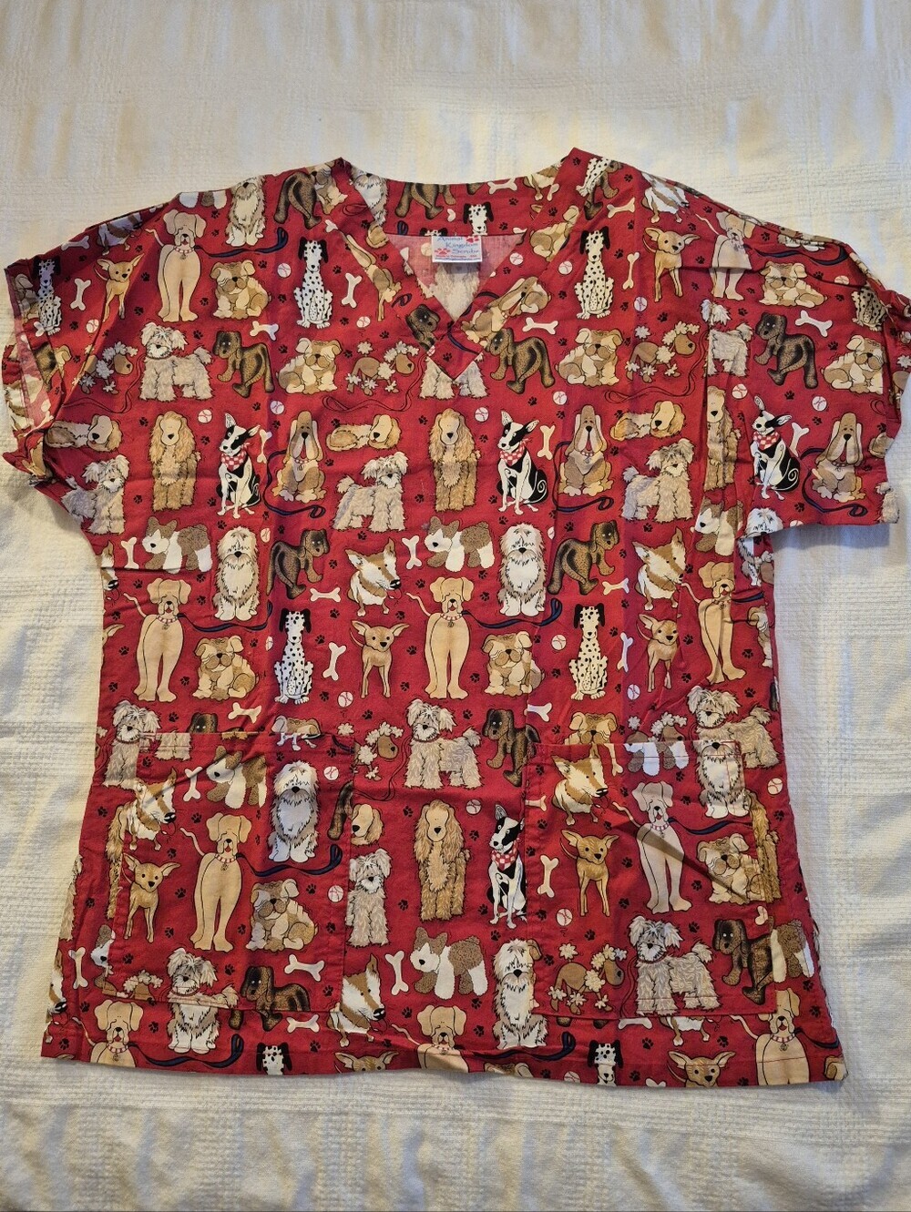 Animal Kingdom Scrubs women's Small red with dog design VGUC